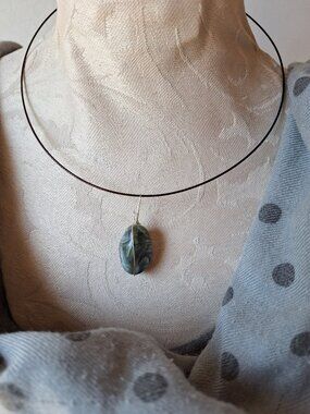 Green Bead on Necklace Wire Choker Style